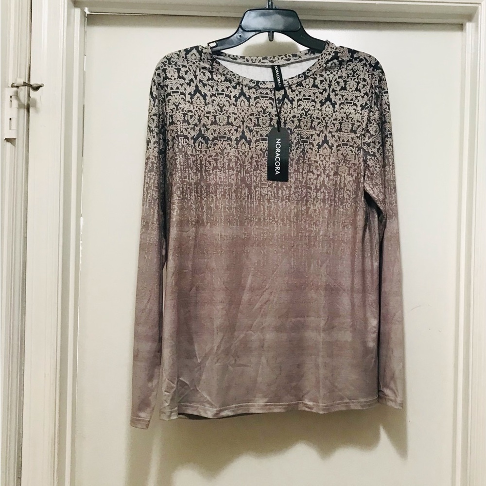 Noracora long sleeve lightweight top tee size M